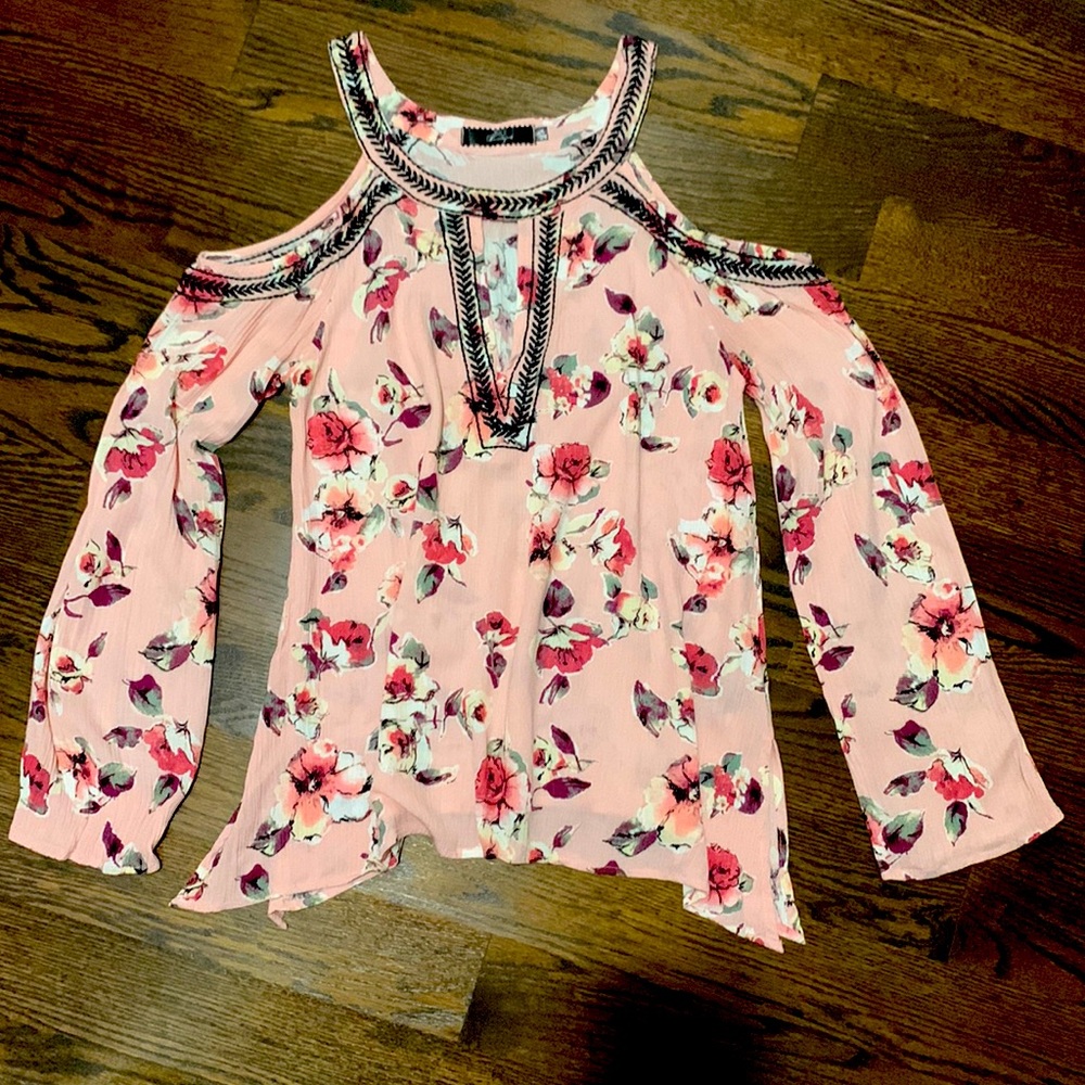 BKE cold shoulder tunic